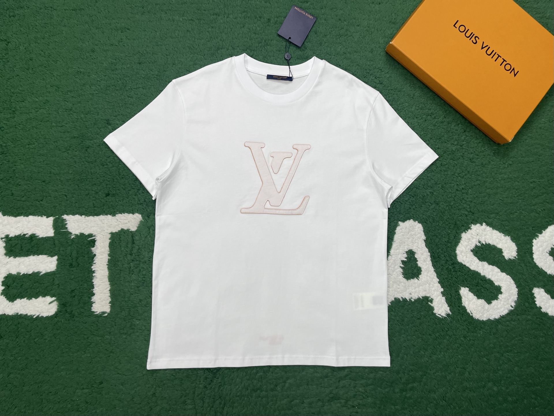 [잔디집1] 루이비통 레이저 컷 시그니처 LV 로고 티셔츠