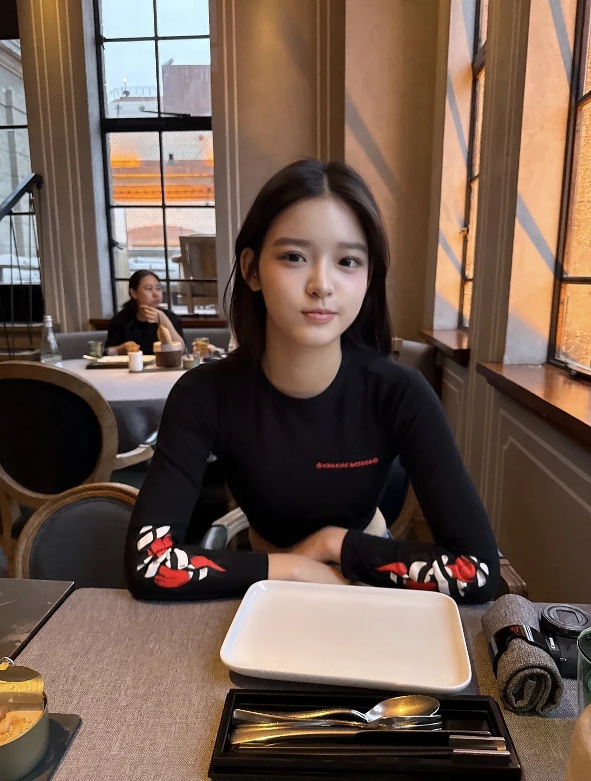 [크리스셀러] Karl출품 카얼출품 그래픽 드로잉 숏 기장 긴팔 티셔츠